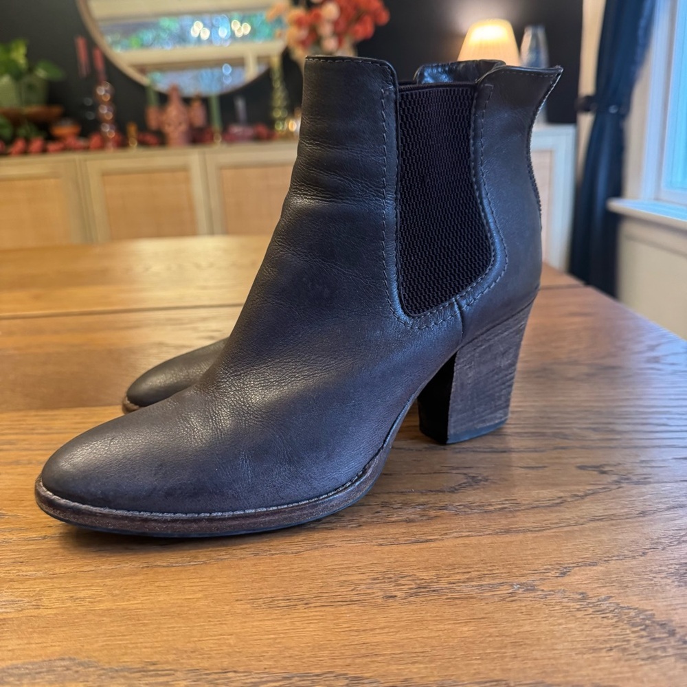 Aquatalia Black‎ Leather Ankle Booties Italian Leather Boots